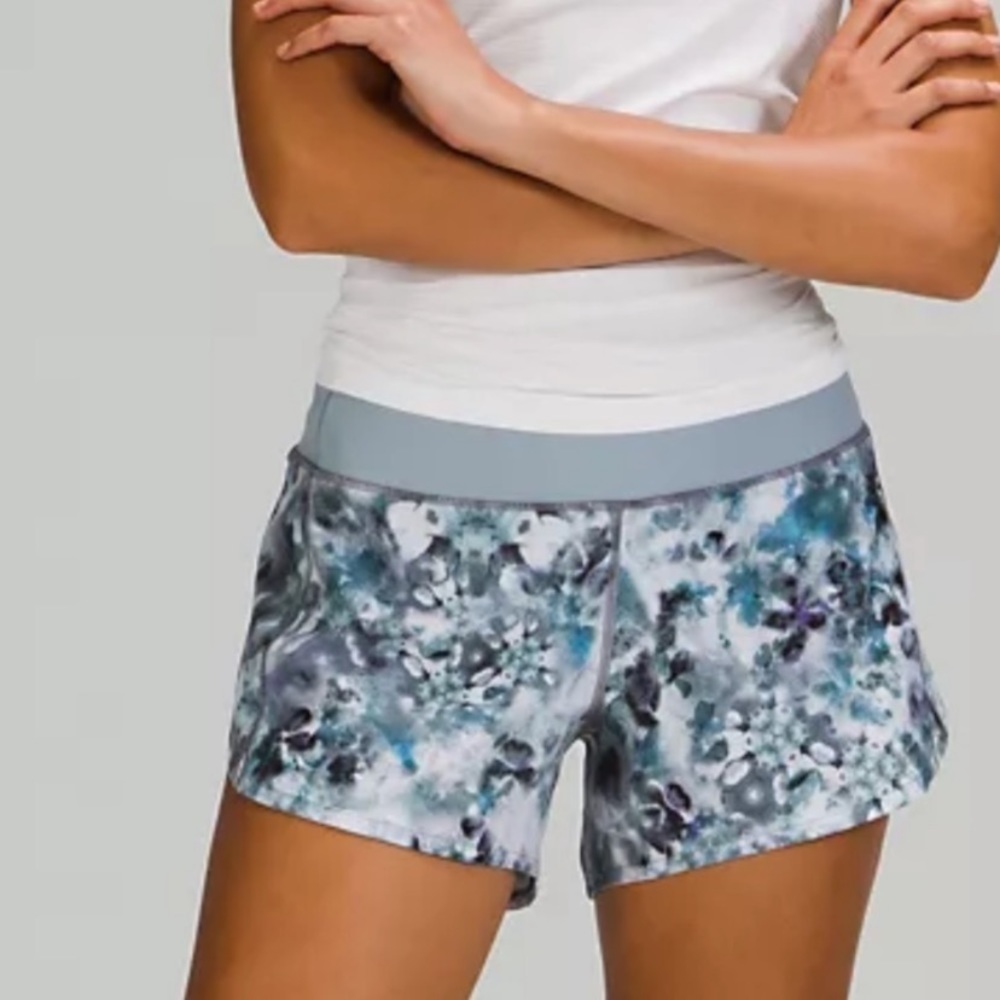 💙LULULEMON SPEED UP SHORT 4”-KALEIDOFLORAL MULTI - Picture 8 of 13